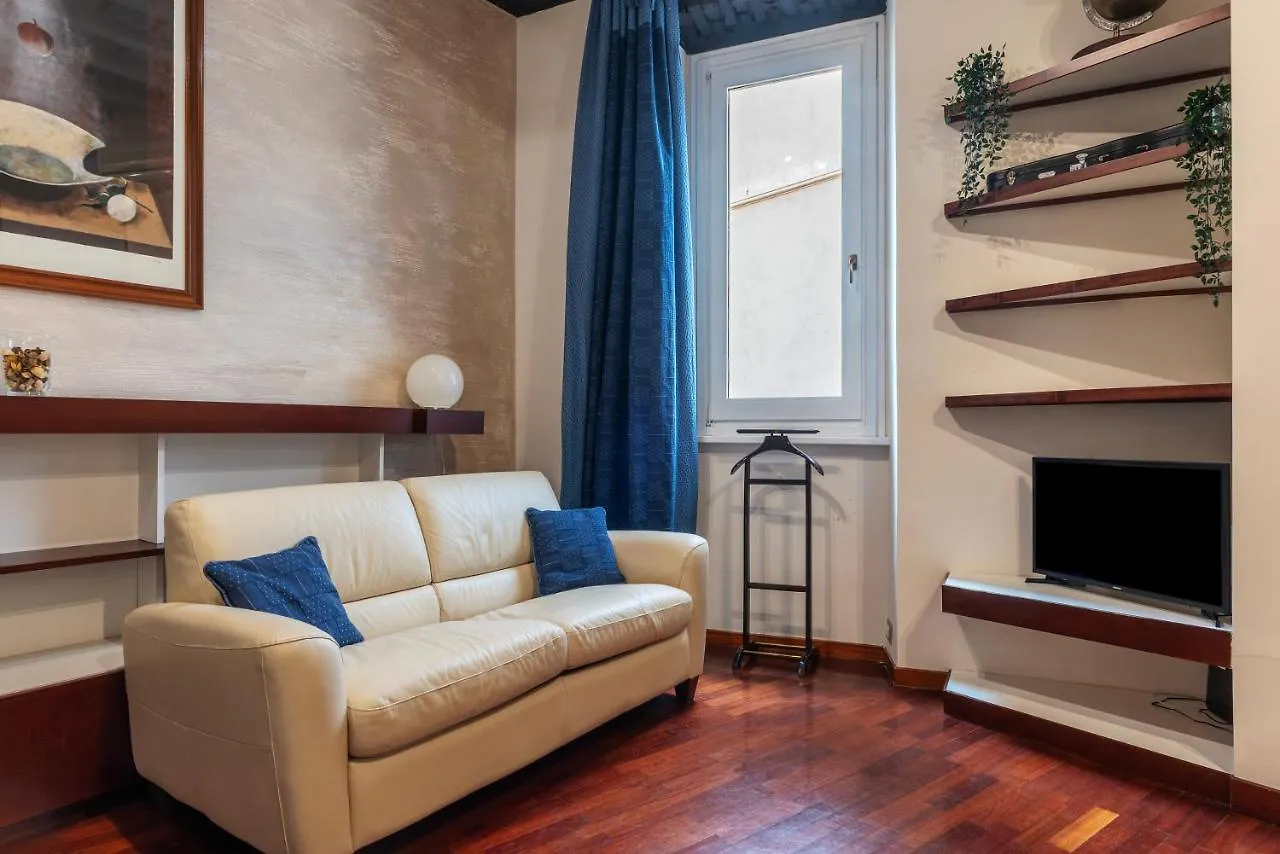 Piazza Navona Petite House Apartment Rome