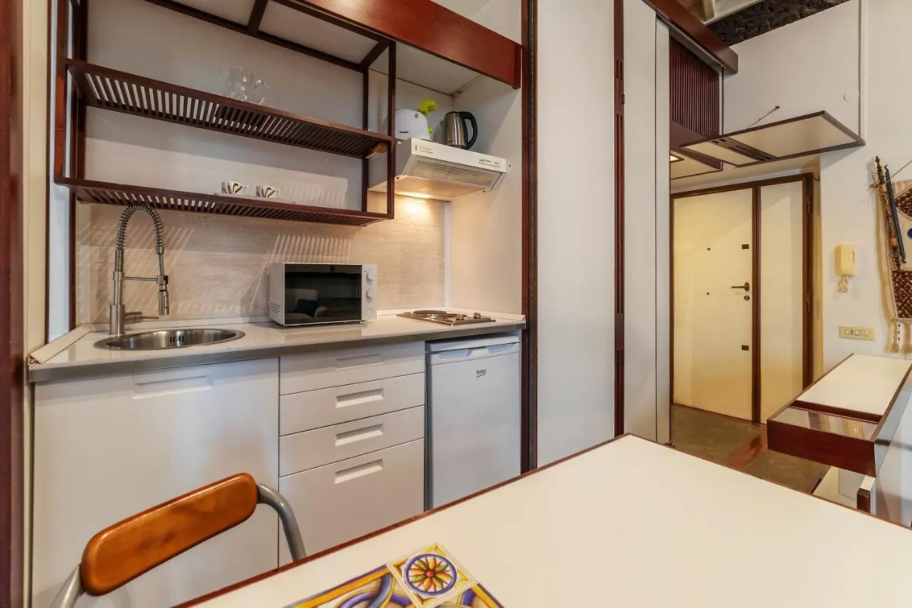 Piazza Navona Petite House Apartment Rome