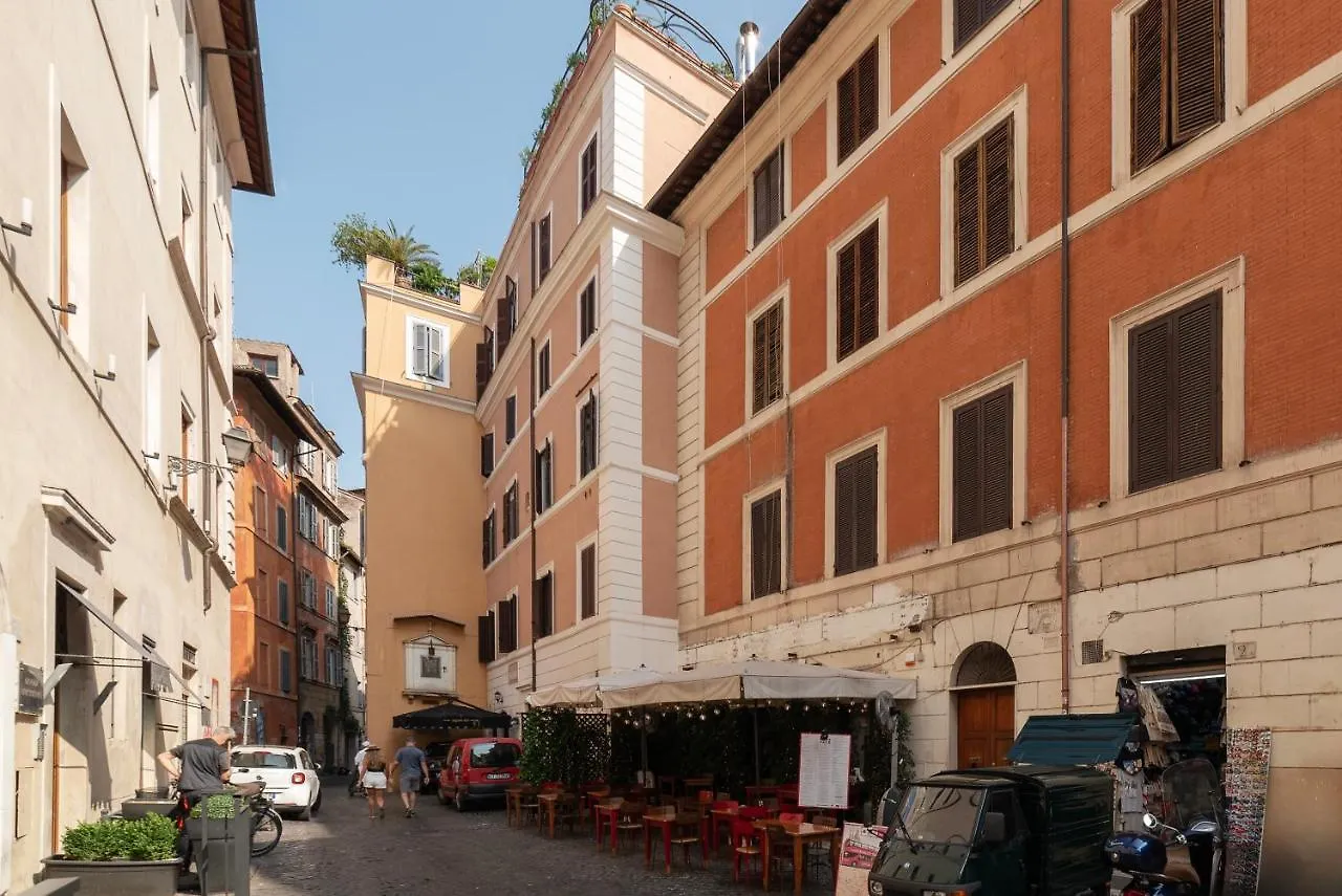 Piazza Navona Petite House Apartment Rome